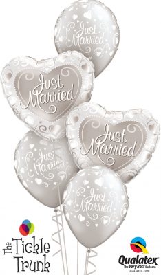 Just Married Hearts Classic Balloon Bouquet WD-04